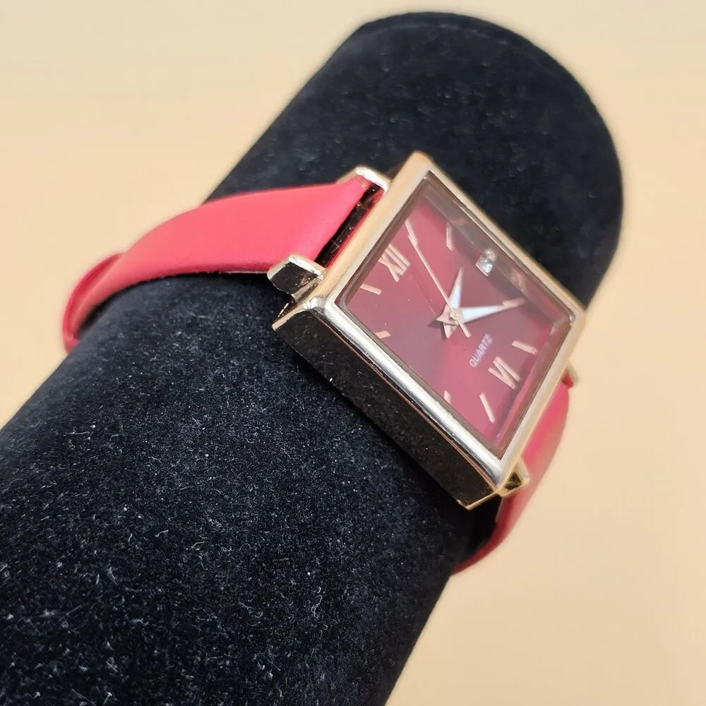 Ladies Two Tone Red/Gold Square Dial Quartz Fashion Watch New Battery
